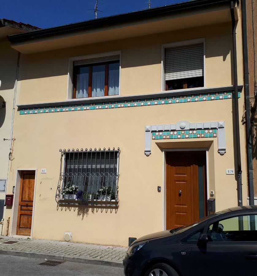 Вілла Casa Mario Dei Pini В'яреджо Екстер'єр фото
